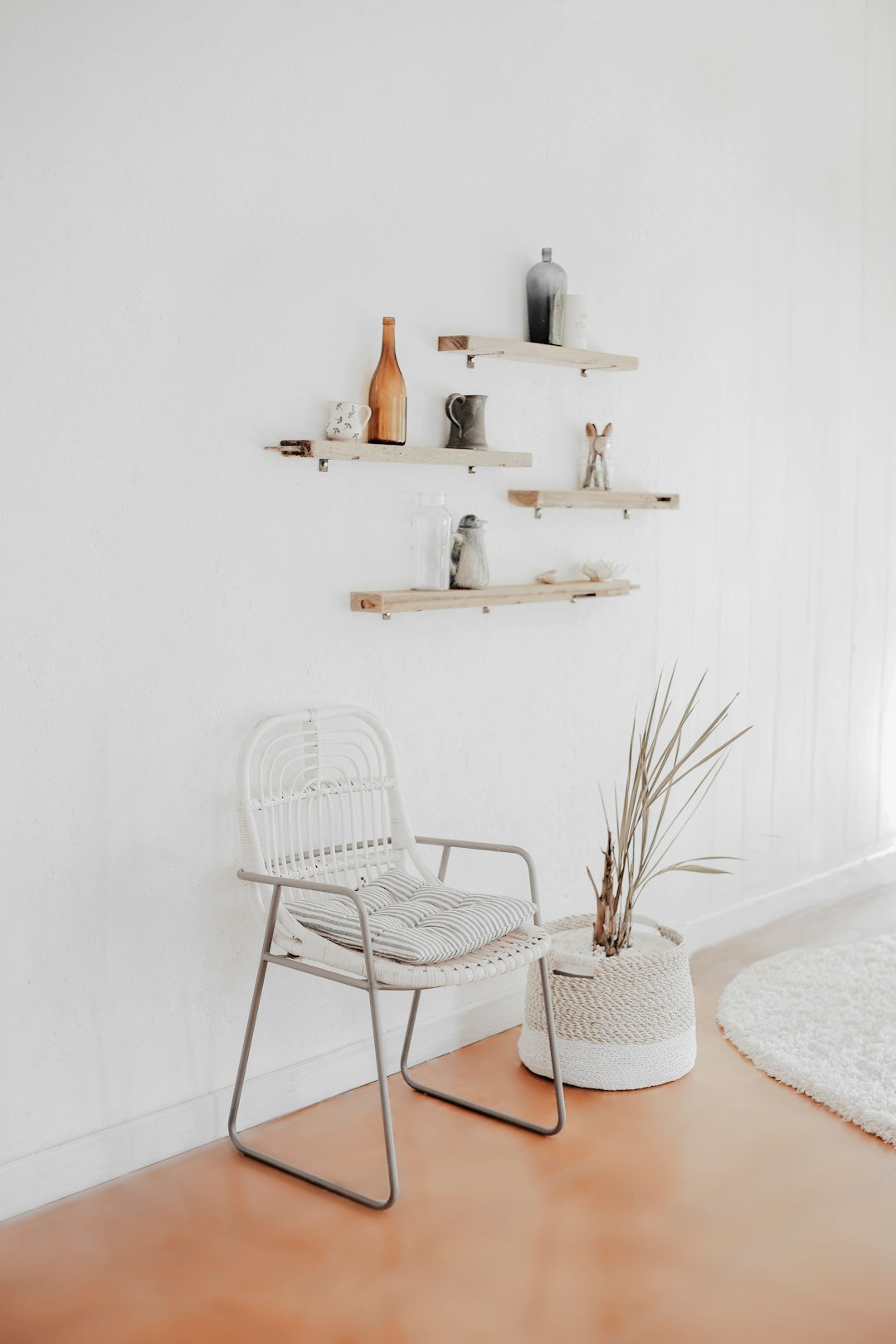 gray padded chair